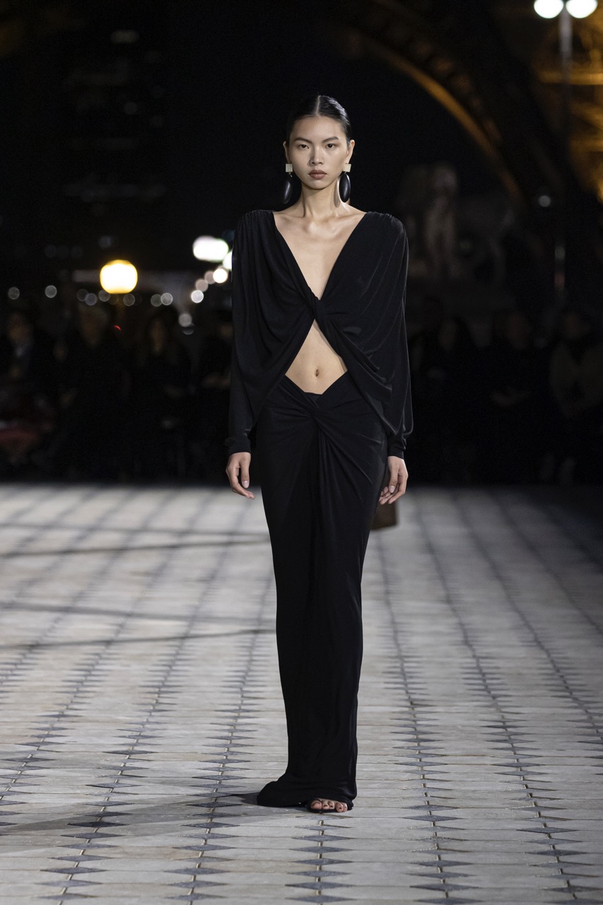 Saint laurent women’s summer 23 show - ANTHONY VACCARELLO | Slimi