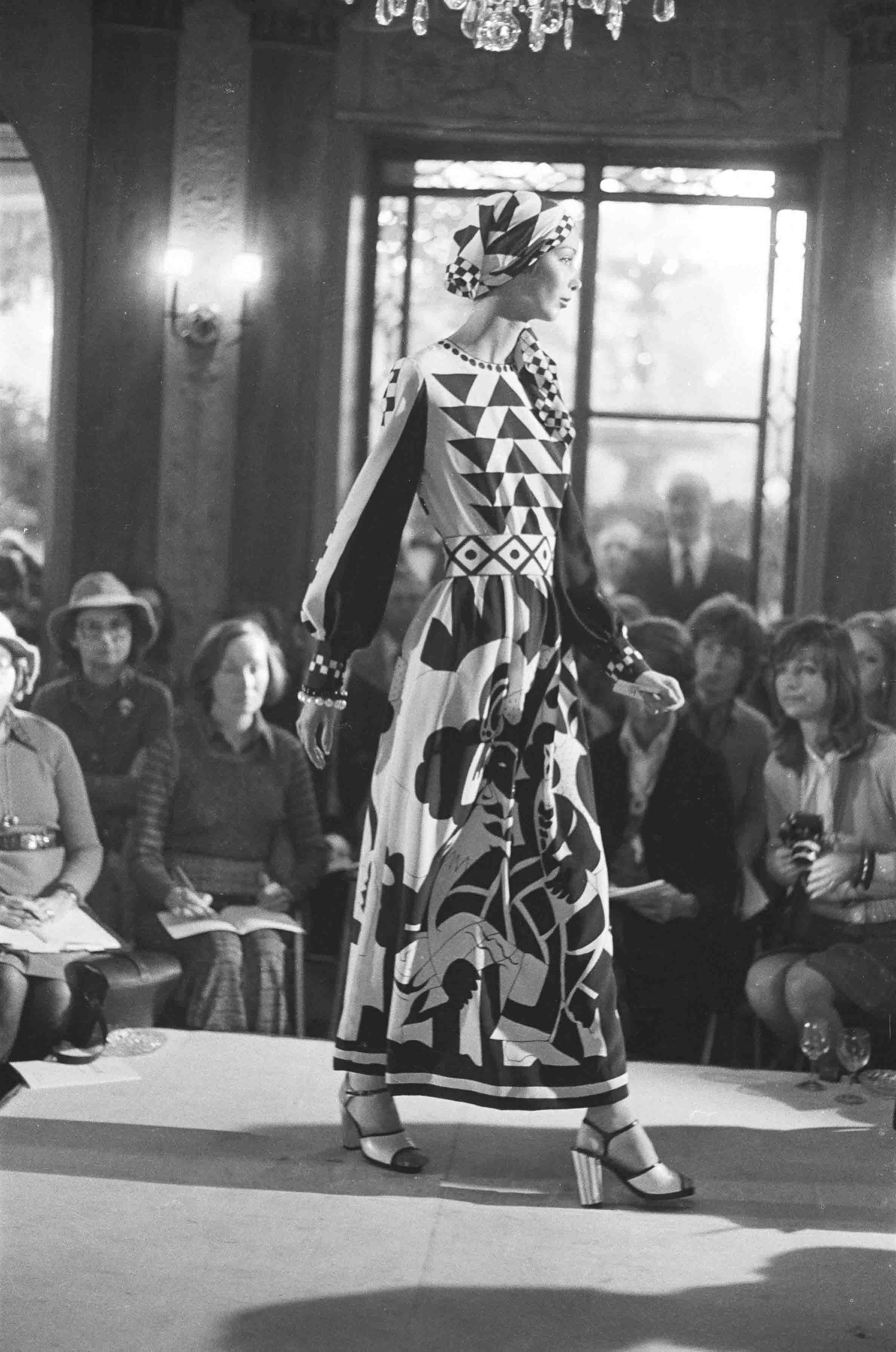 1973 Spring Summer 1973 Fashion Show At The Restaurant Laurent Paris © Jean Luce Huré